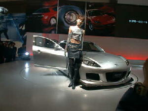 �Q�O�O�R�@�����I�[�g�T�����ł́A�q�w�|�W���L�����M����